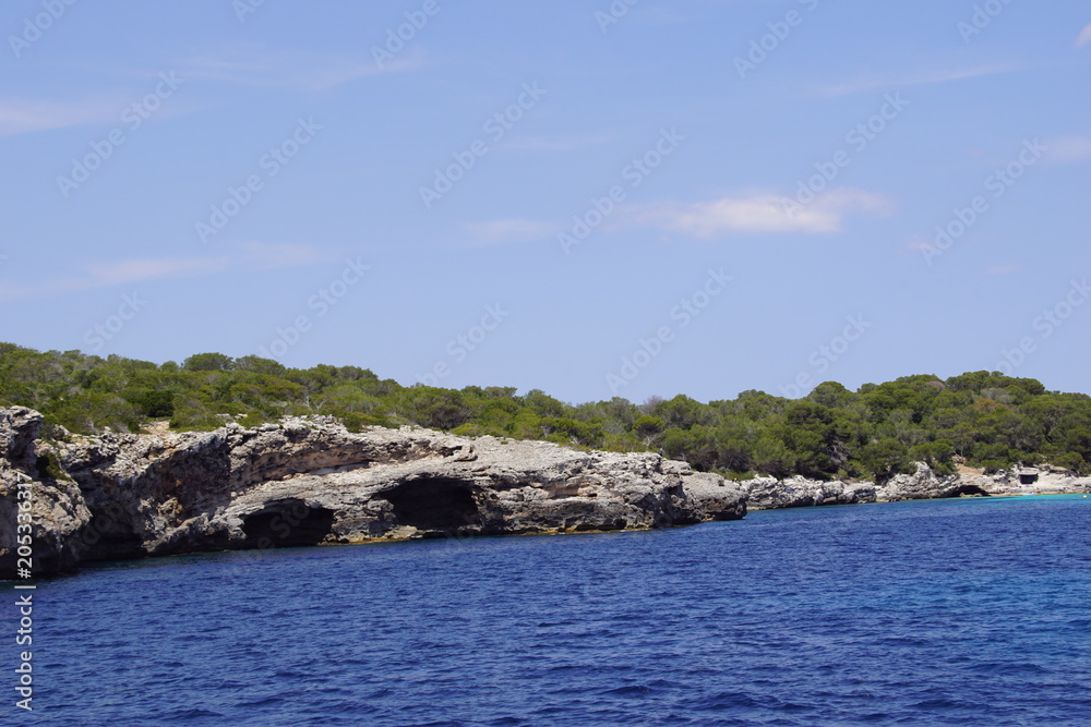 Eaux turquoises de la Méditerranée sur l'île de Minorque, Baléares, Espagne