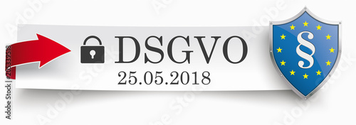 Schutzschild mit einem Papierzettel DSGVO