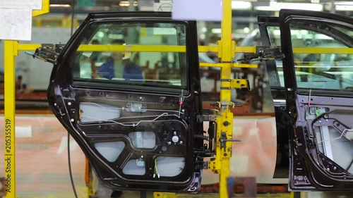 Conveyor line at the automobile factory