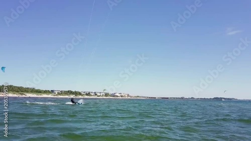 kitesurfer 