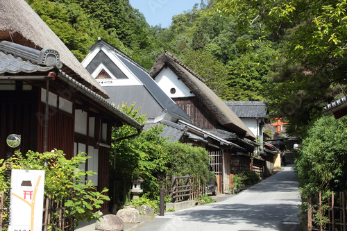 京都 嵯峨鳥居本 茅葺屋根の町並み