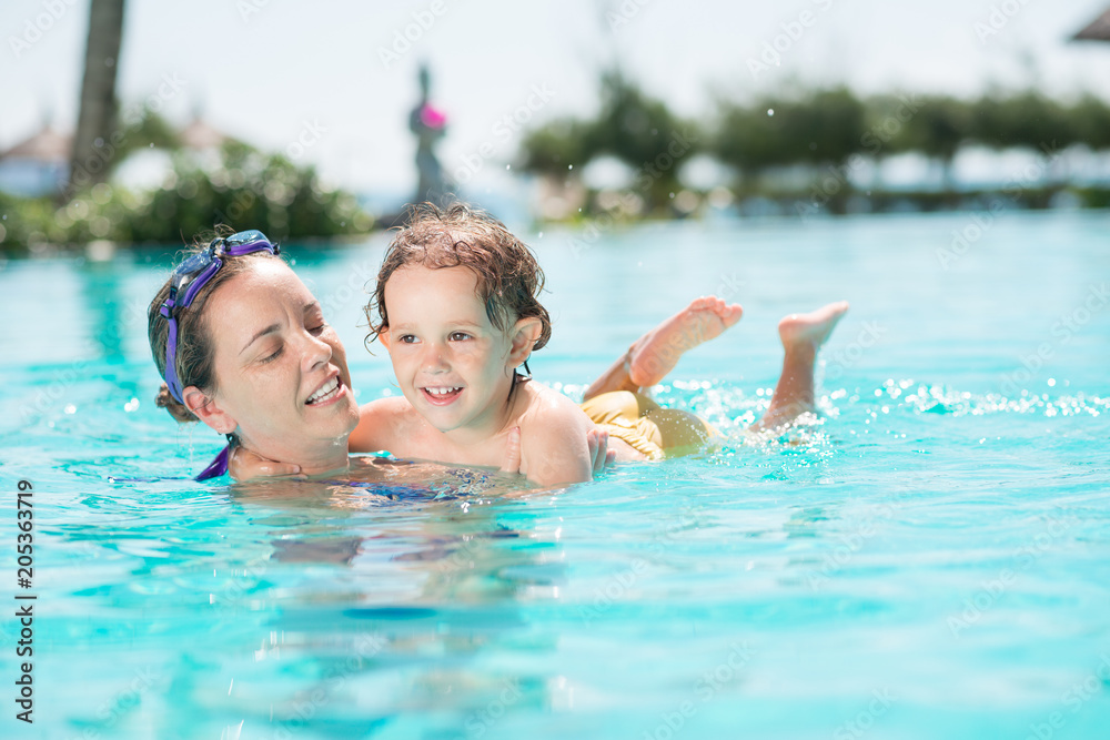 Swimming together Swimming together