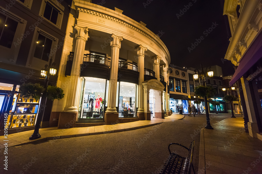 Luxury shops in Rodeo Drive by night