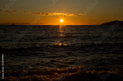 Sunset  beach  water  waves  reflection  rays  skyline  