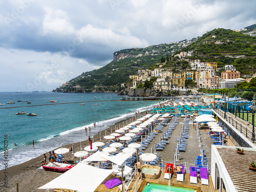 Strand bei MInori, Provinz Salerno, Halbinsel von Sorrent, Amalfiküste, Kampanien, Italien photo