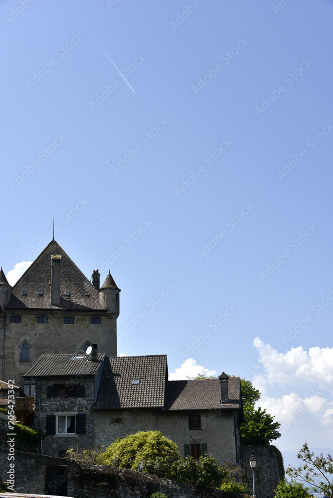 Yvoire et son château fort (Haute-Savoie) Yvoire et son château fort (Haute-Savoie)