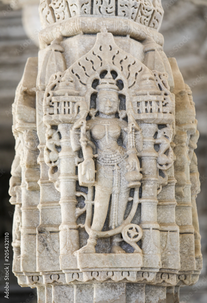 Obraz premium Ancient Architectural Ornament, Stone Carving Decorations Inside Ranakpur Jain Temple in Rajasthan, India