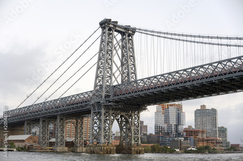 Fototapeta Naklejka Na Ścianę i Meble -  View of the Williamsburg Bridge in New York City