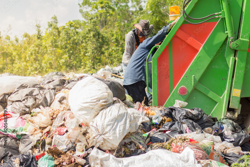 People are taking garbage out of the ca, the concept of pollution and the environment,World Environment Day People are taking garbage out of the ca, the concept of pollution and the environment,World Environment Day