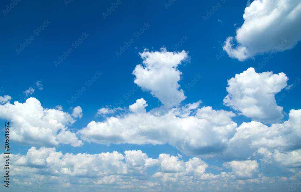 Obraz premium blue sky background with clouds