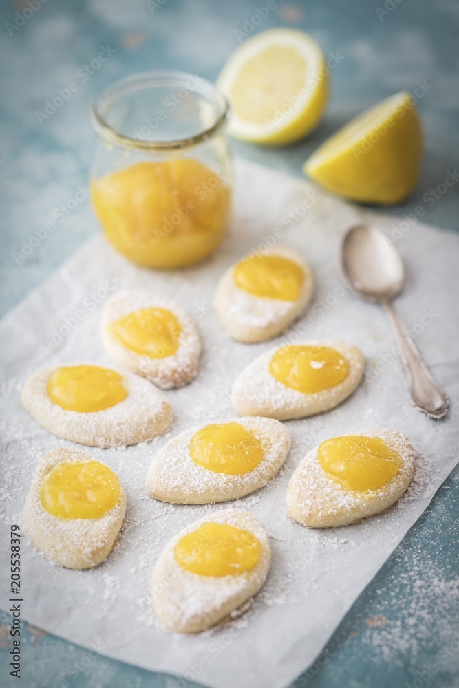 Citronelli on baking paper Citronelli on baking paper