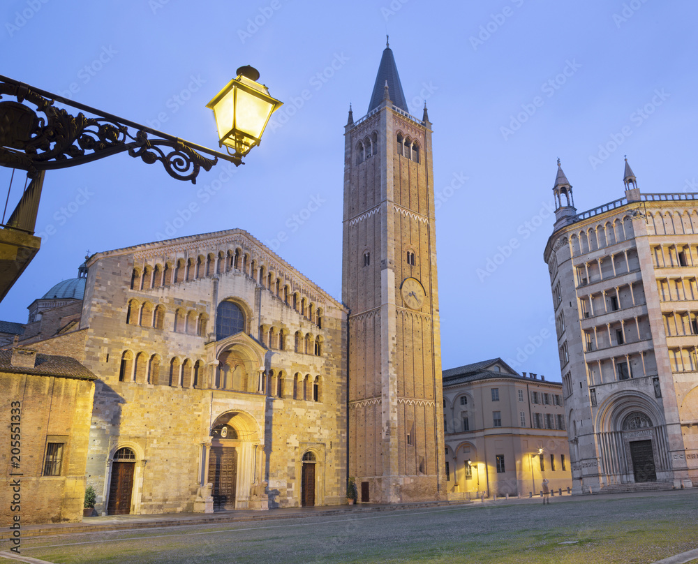 Parma - The Dome - Duomo (La cattedrale di Santa Maria Assunta) and Baptistery at dusk.
