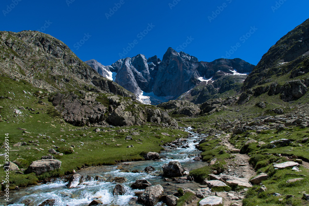 Le Vignemale et les Oulettes de Gaube dans le Parc National des Pyrénées