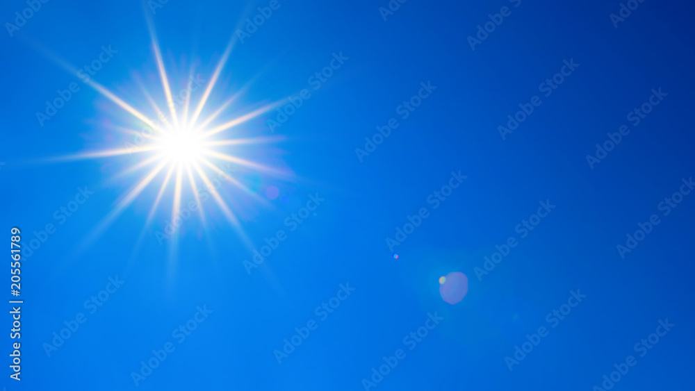 Obraz premium Summer background, wonderful blue sky with bright sun