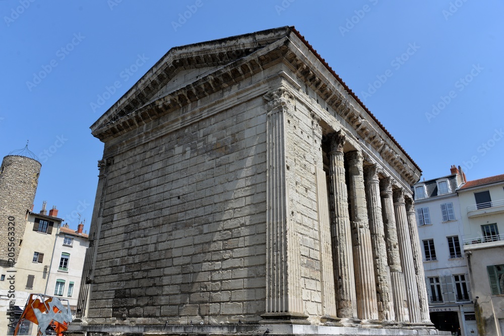 Fototapeta premium Temple d'Auguste et de Livie