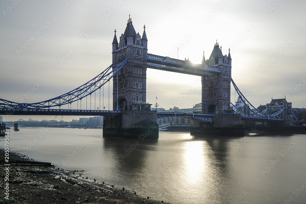 Obraz premium Financial District of London and the Tower Bridge.