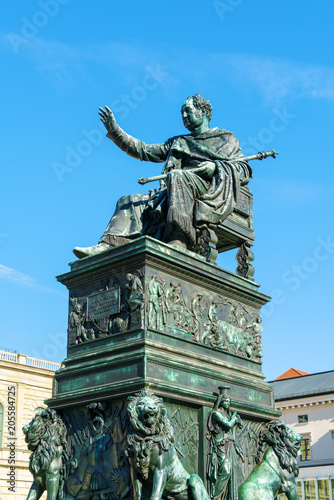 Obraz na płótnie Statue of King Maximilian Joseph (1835), Munich city, Bavaria, Germany w salonie