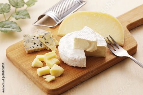 チーズの盛り合わせ　Cheese platter