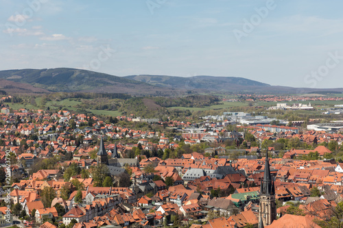 Stadt Wernigerode mit Kirche und Häusern