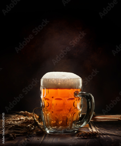 Obraz na płótnie Beer in mug w salonie