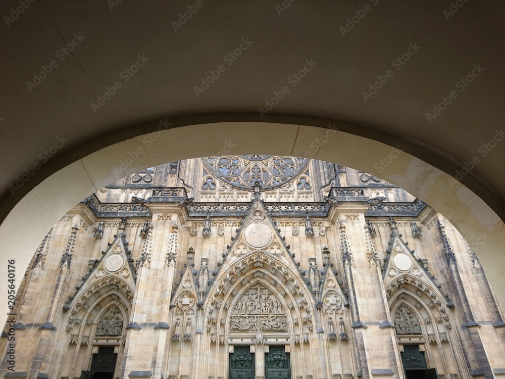 Kirchenportal in Prag