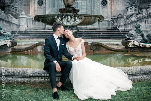 wedding couple the background of the lake and mountains