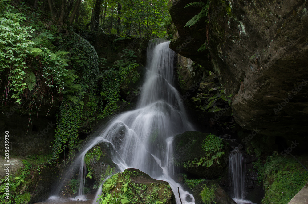 Fototapeta premium Lichtenauer Wasserfall in der Sächsischen Schweiz