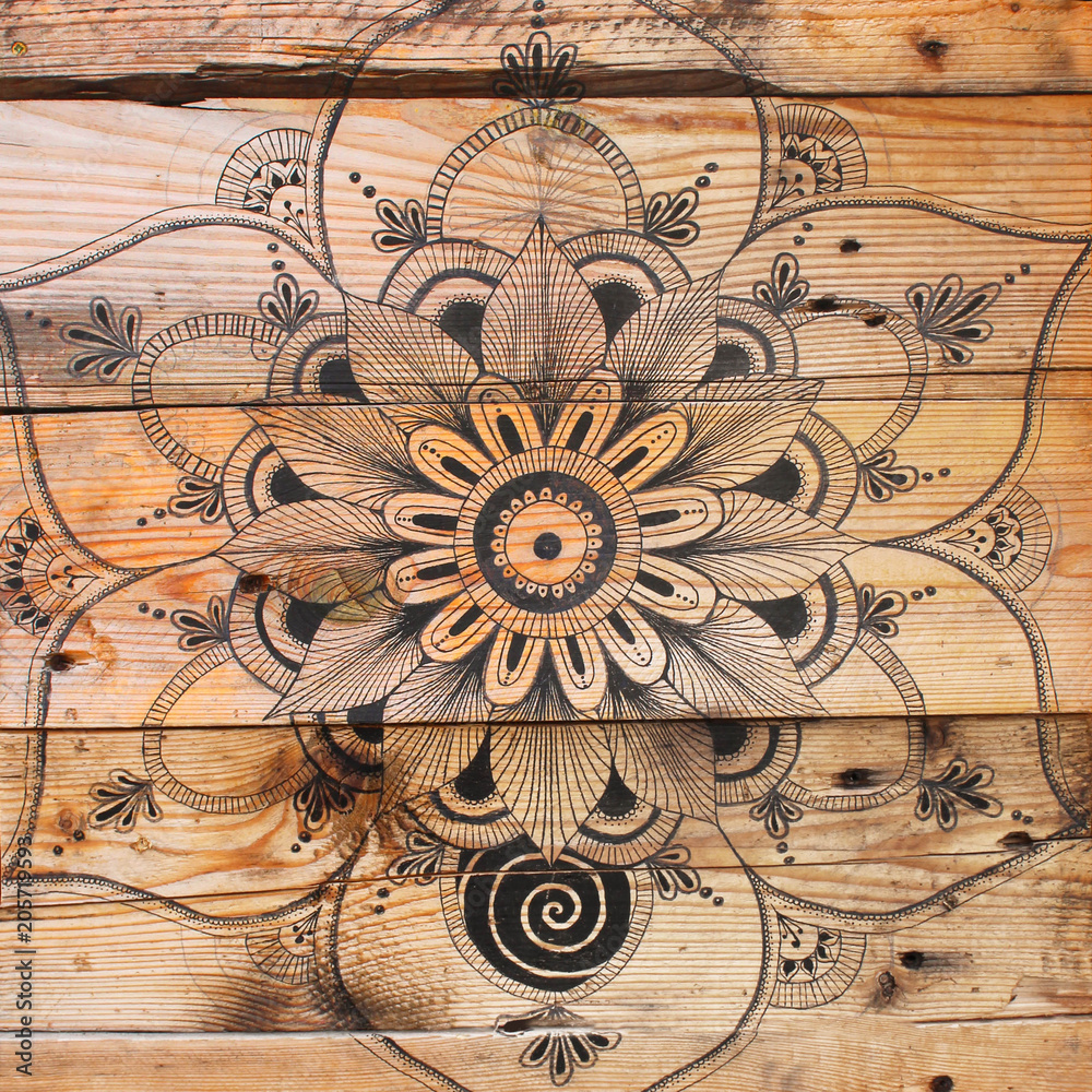 Mandala fleur sur bois