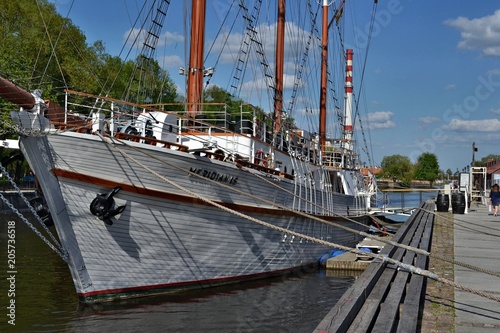 Old sailing vessel "Meridian"