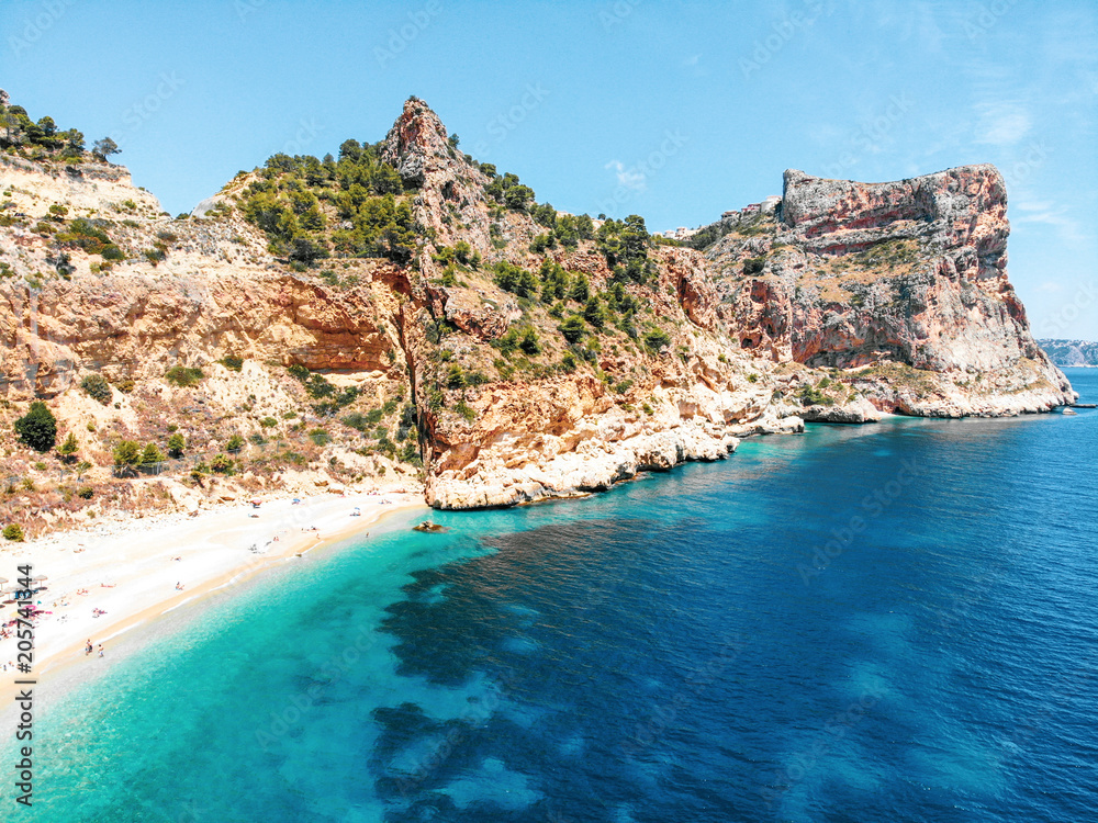 Fototapeta premium Cala Moraig, Javea, Alicante. Bonita playa con agua turquesa.