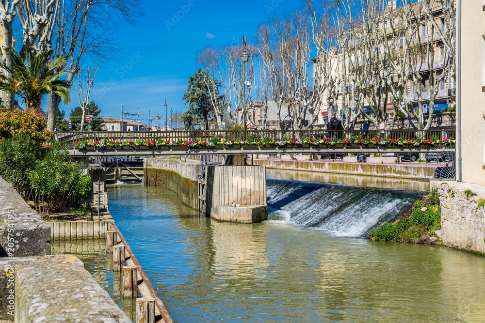 Narbonne et le canal de la Robine.