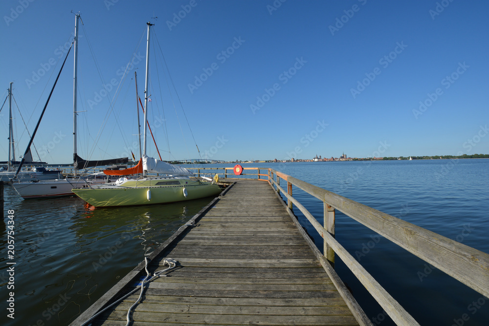 Segelschiffe im Hafen Altefähr, Rügen