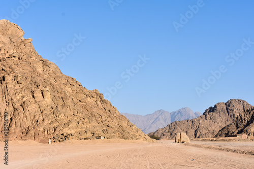 desert moundesert mountains egypt tains egypt