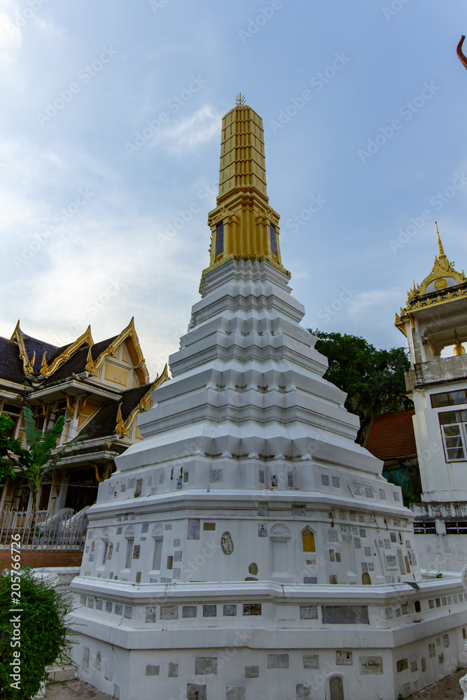 Explore Bangkok: Temple Wat Duang Khae to Wat Chai Mongkol  Thailand 19 May, 2018