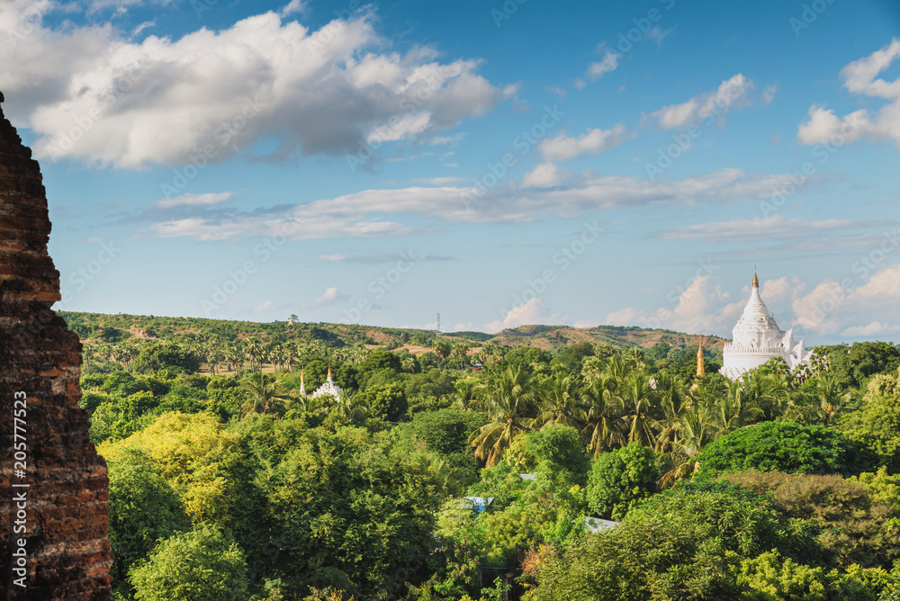Obraz premium Hsinbyume Pagoda view from Pahtodawgyi pagoda, Mingun on Irrawaddy river near Sagaing, Mandalay Region, Myanmar