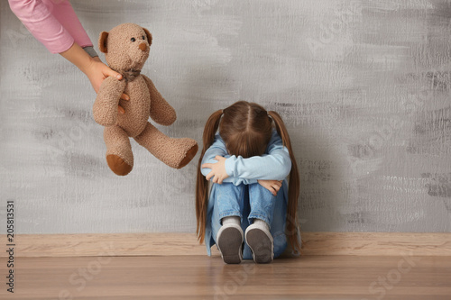 Female psychologist giving ...