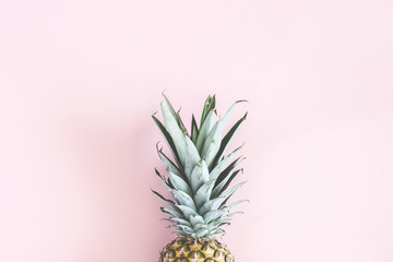 Wandcirkels Kantoor Ananas op pastelroze zomerstijl  © Flaffy