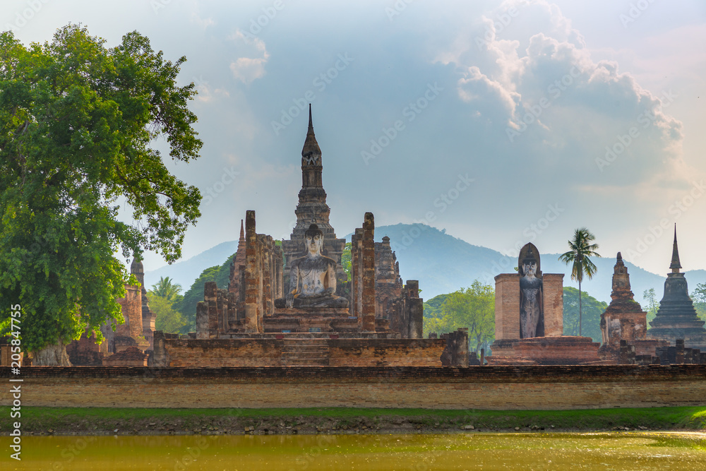 Fototapeta premium Sukhothai historical park in Thailand