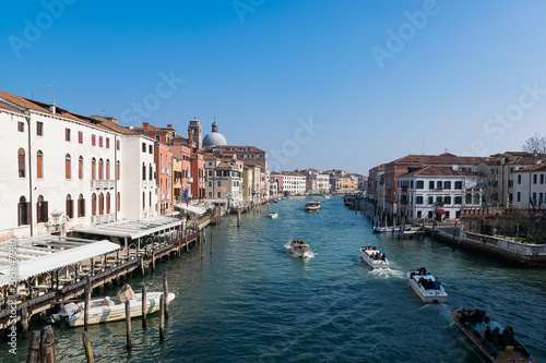 navigare nel canale di Venezia © fotoforfun