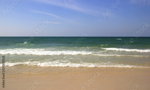 Sea view from tropical beach with sunny sky © scenery1