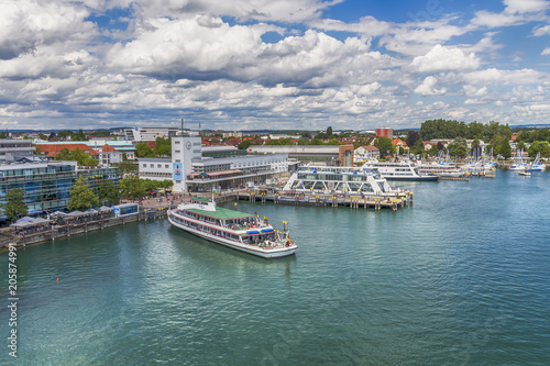 Hafen von Friedrichshafen am Bodensee von oben gesehen 1