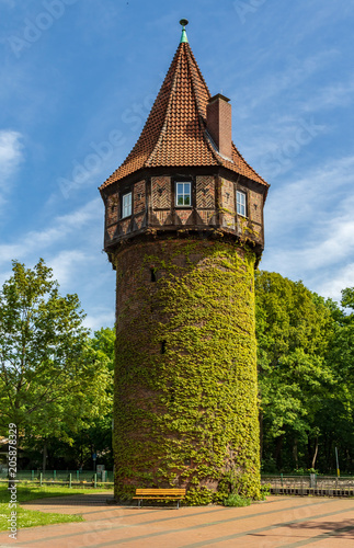 Döhrener Turm in Hannover im Morgenlicht