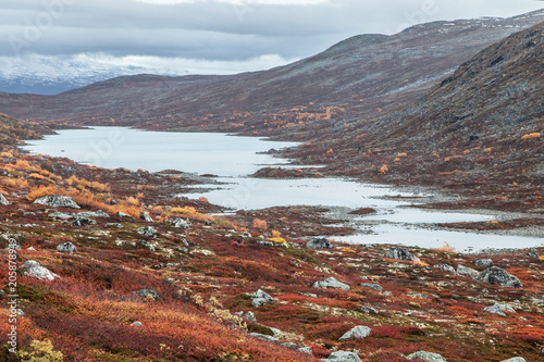 Lake Heillstuguvatnet in Norway photo