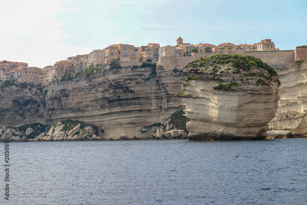 Le grain de sable et la citadelle de Bonifacio Le grain de sable et la citadelle de Bonifacio