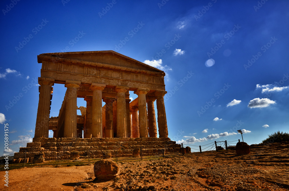Obraz premium Temple of Concordia. Valley of the Temples in Agrigento on Sicily, Italy
