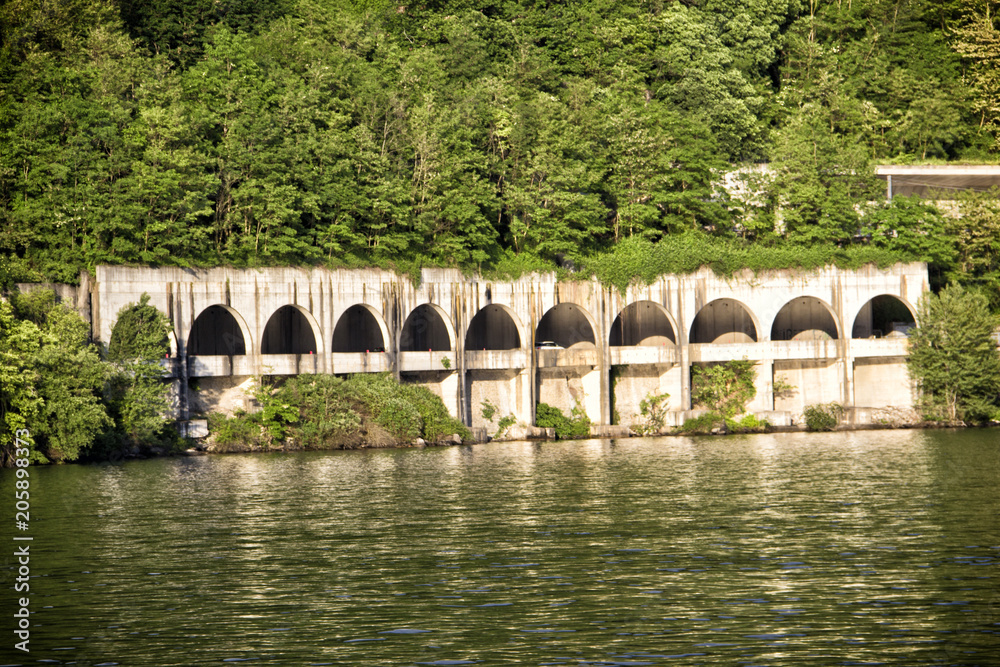 Fototapeta premium offener Autotunnel