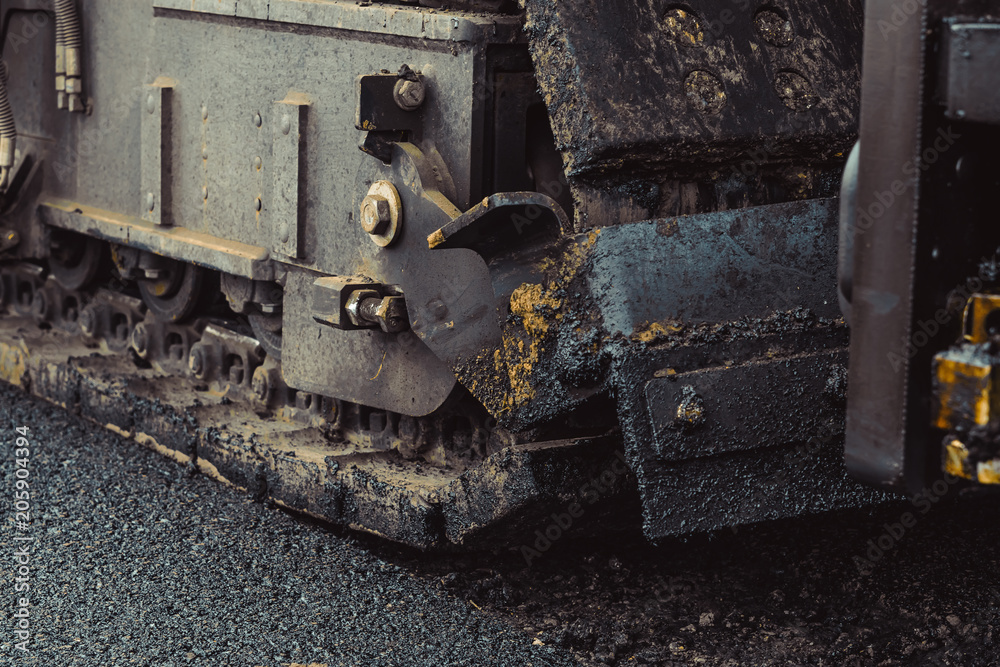 asphalt laying machines