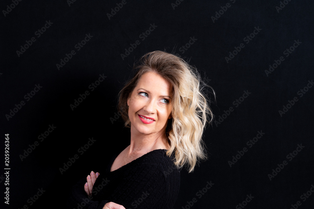 Rooty Blonde Mid Length Hairstyle Rooty Blonde Mid Length Hairstyle