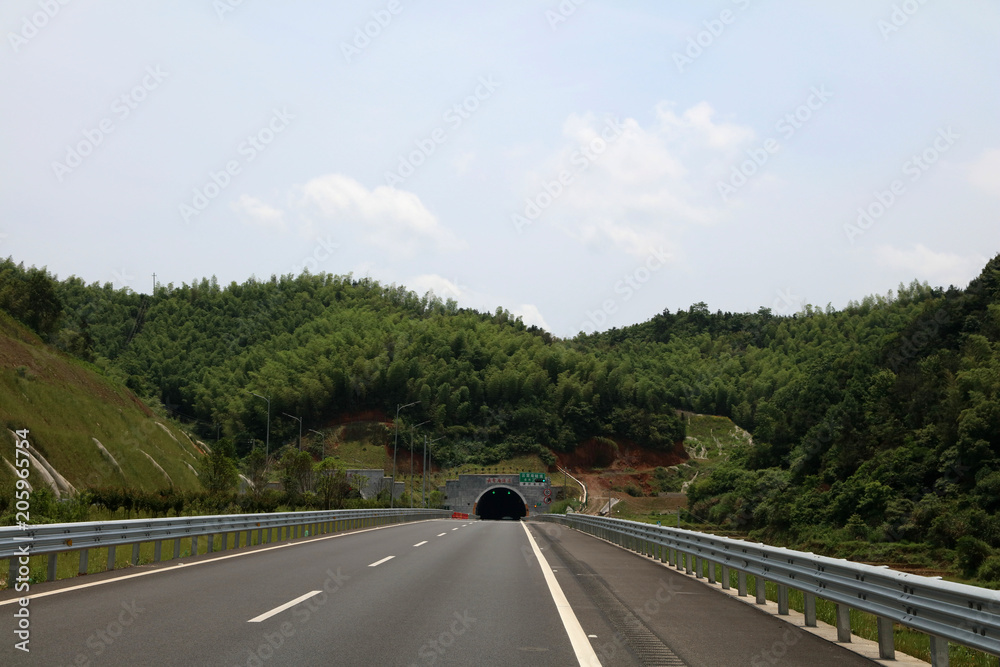 China's hunan highway construction along the scenery.