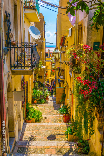 Obraz na płótnie Wąska uliczka na Sycylii 